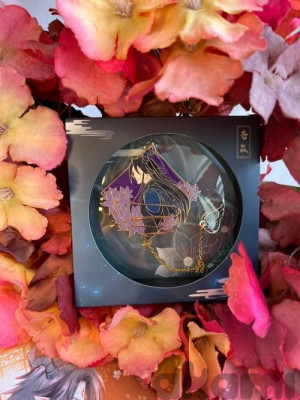 Дьявол хочет объятий (Devil wants to hug) пин (Спецзаказ)