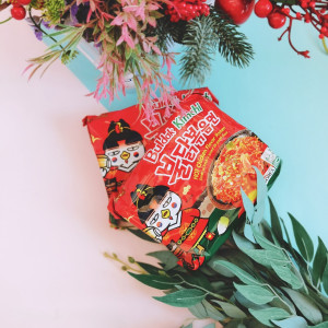 Лапша б/п со вкусом курицы и кимчи "Hot Chicken Ramen flavor Kimchi" 135г