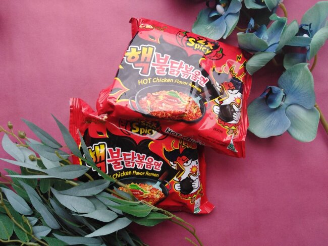 Лапша б/п со вкусом курицы (острая) "Hot chicken flavor ramen 2x spicy" 140г