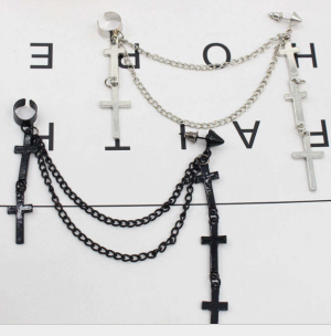 Серьга каффа с цепями и крестами av0195 shg28